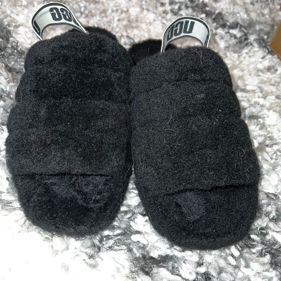 UGG Shoes - UGG Womens Black Yeah Slippers size 6M